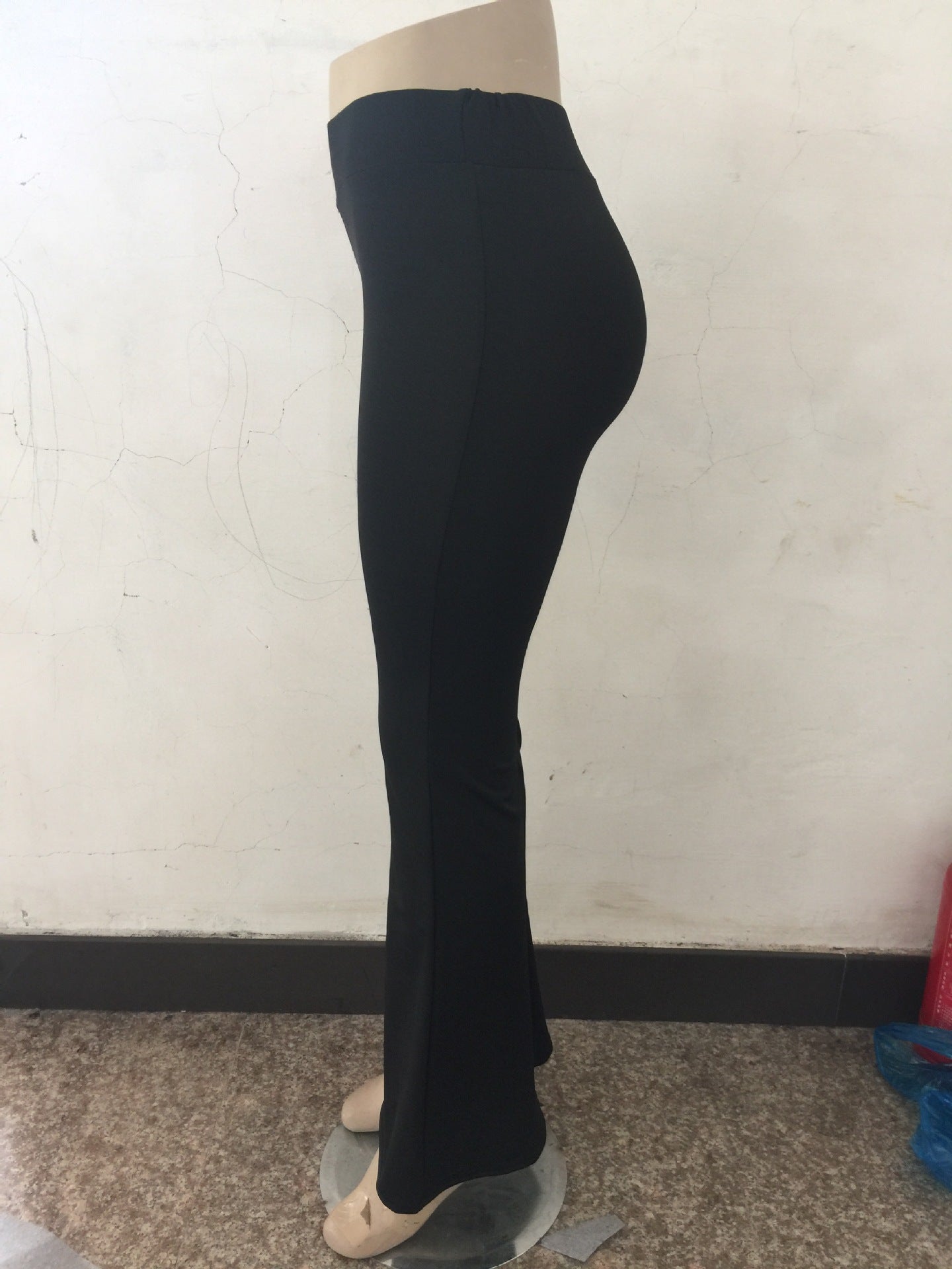Elegant and sexy tight pants for women -