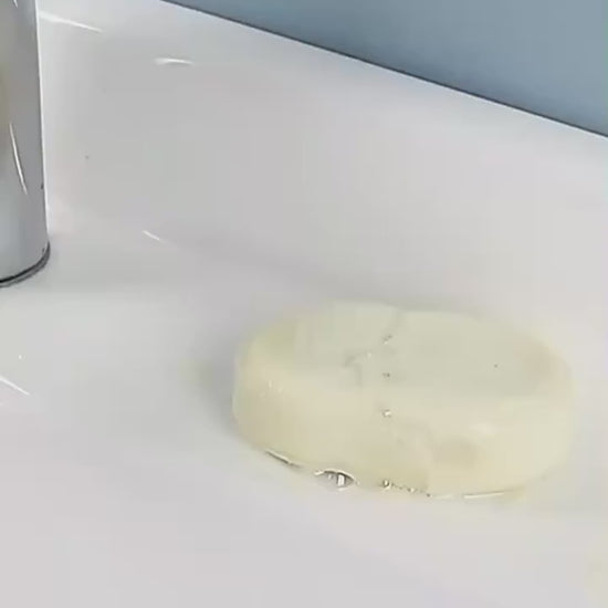 1pc Soap Box Drain Holder Leaf Shaped Sponge Storage Plate Tray With Suction Cup Shower Supplies For Public Restrooms